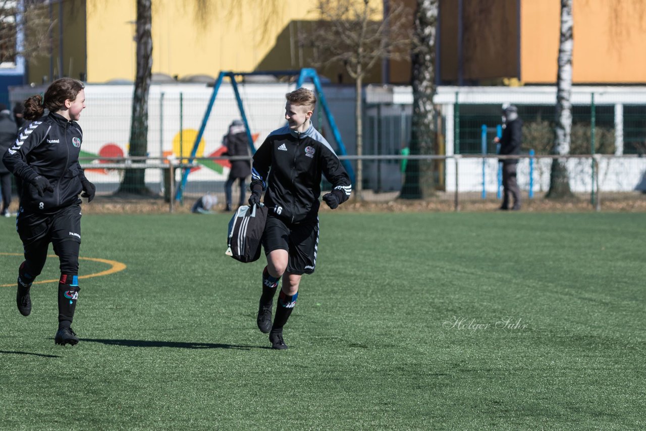 Bild 84 - B-Juniorinnen Halbfinale SVHU - Holstein Kiel : Ergebnis: 3:0